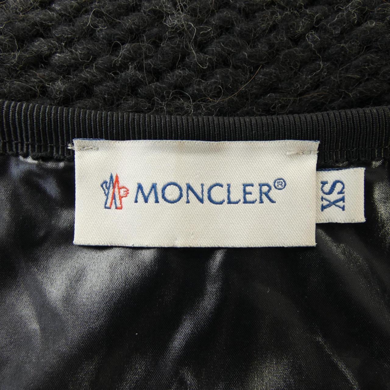 モンクレール MONCLER ダウンジャケット