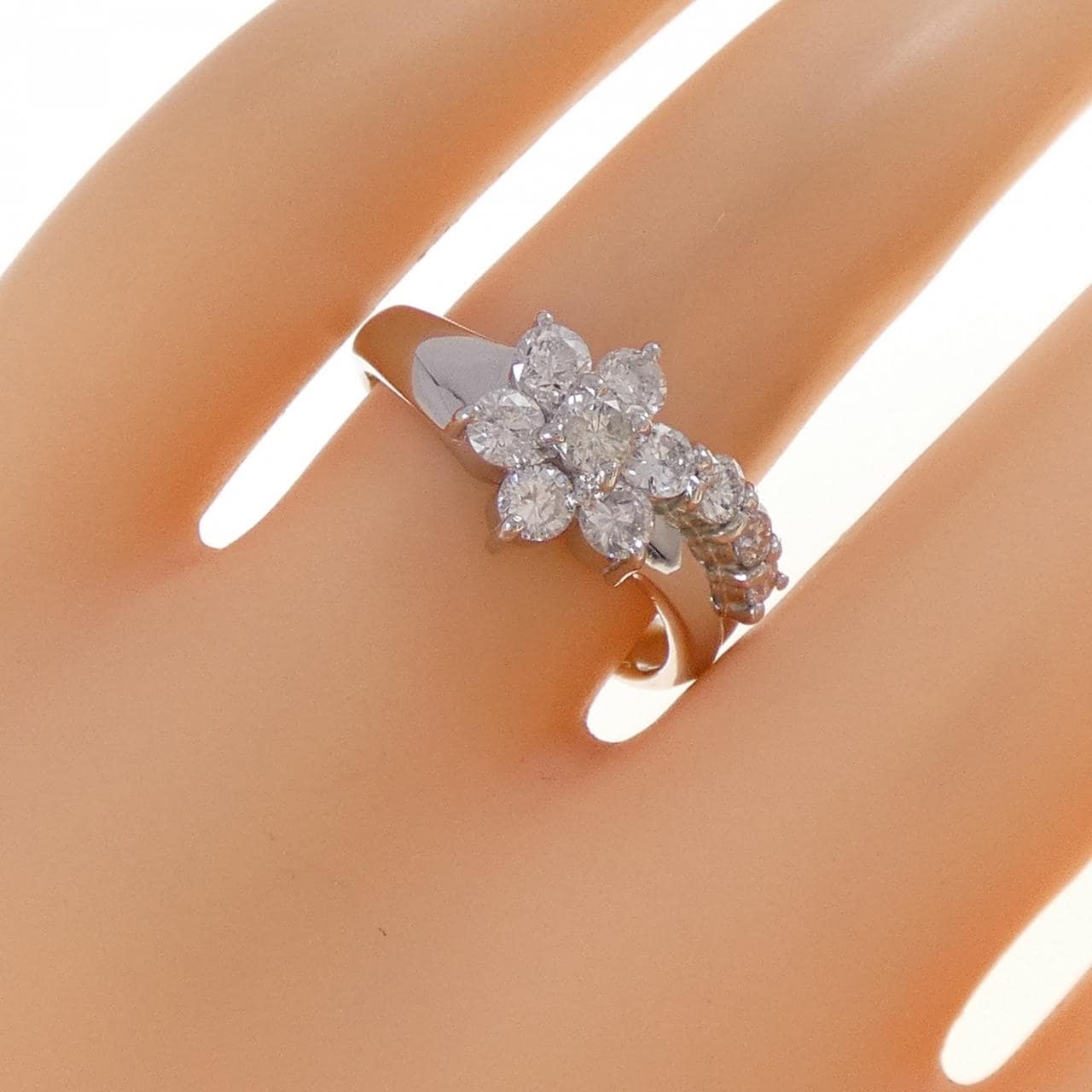 PT900 フラワー ダイヤモンド リング 1.00CT