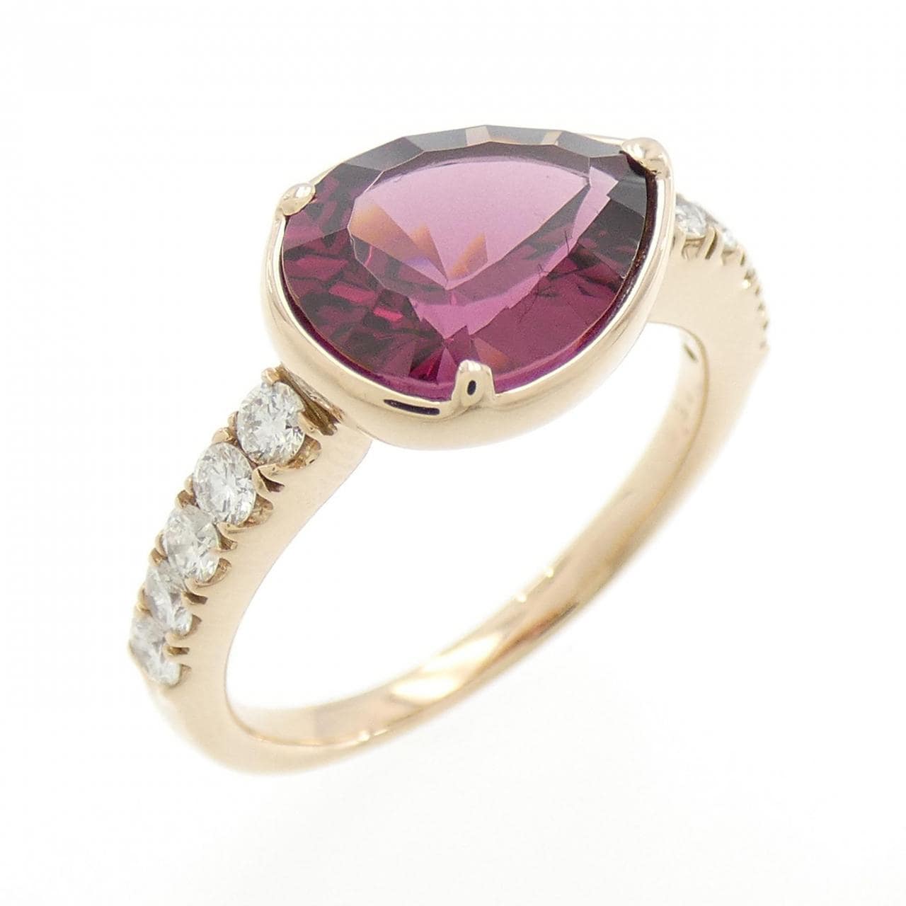 Veretta Ottava Garnet ring