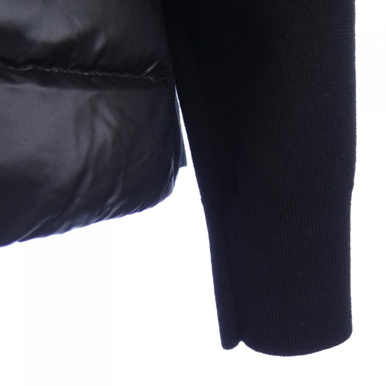 【新品】モンクレール MONCLER K20939B00023 ダウンジャケット