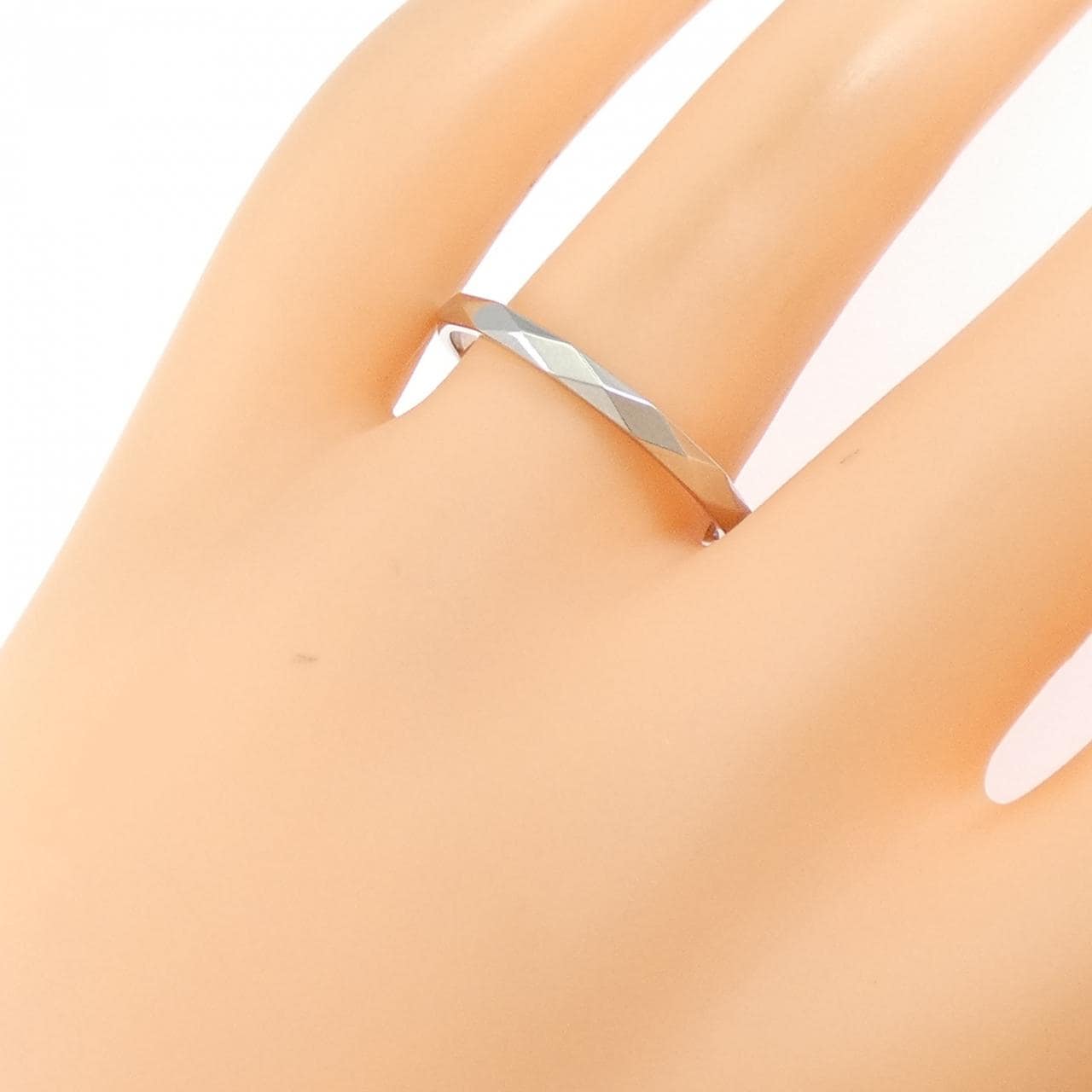 ブシュロン ファセット スモール リング