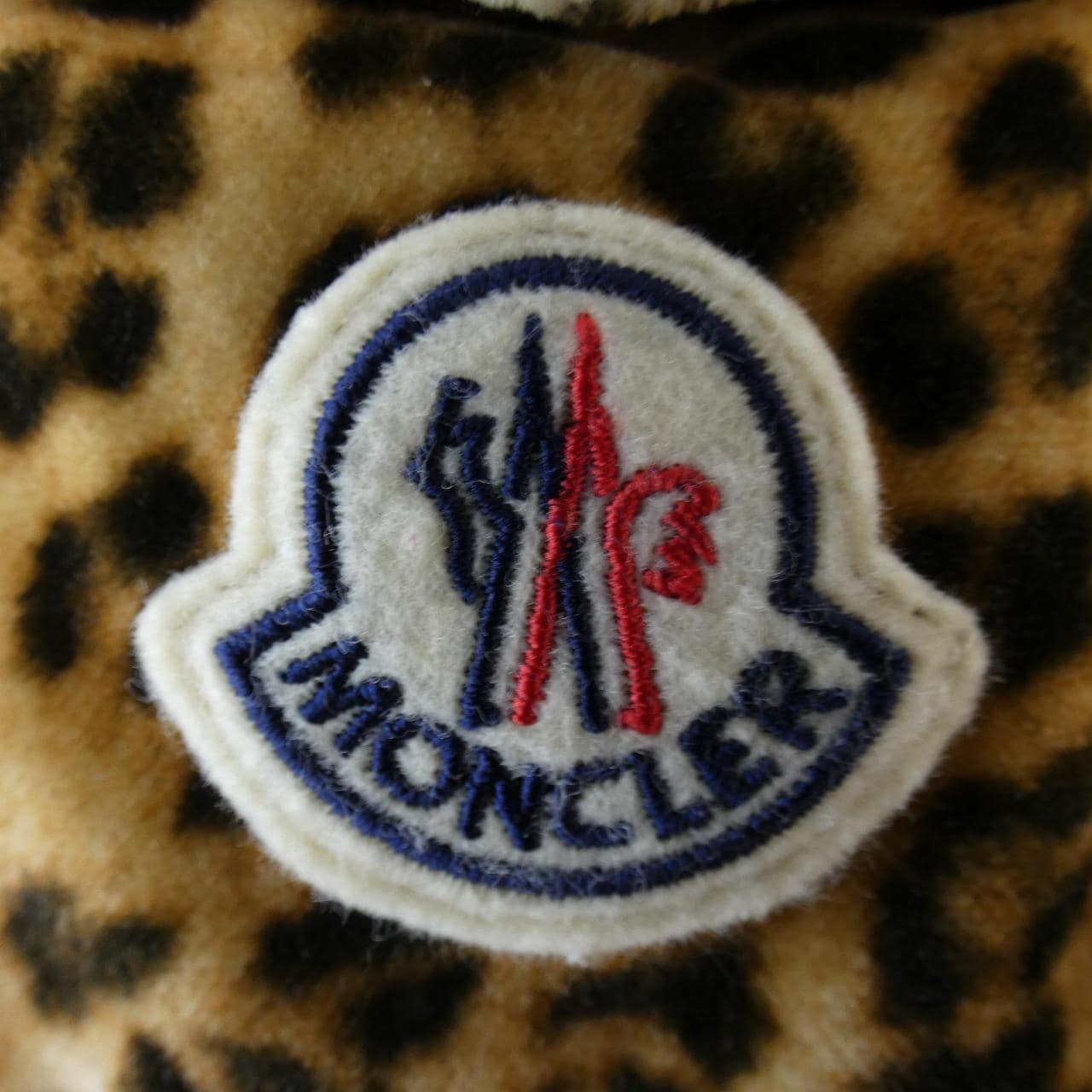 モンクレール MONCLER ダウンジャケット