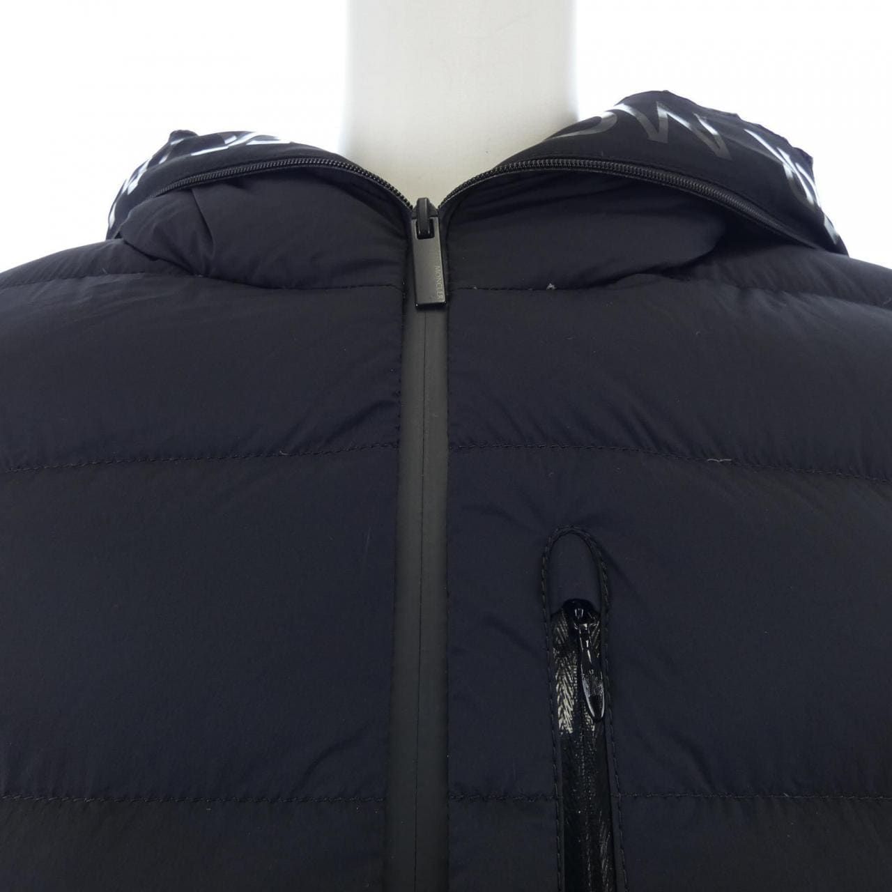 モンクレール MONCLER ダウンジャケット