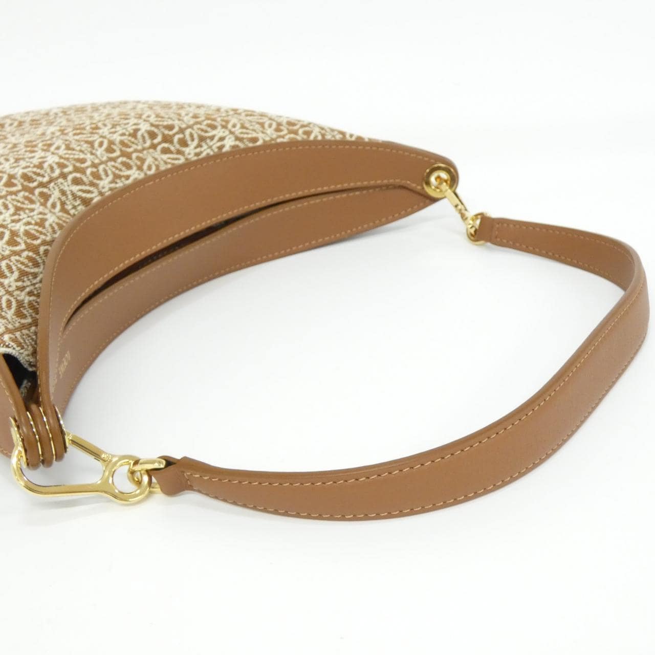 【新品】ロエベ ルナ スモール A923PM1X02 ショルダーバッグ