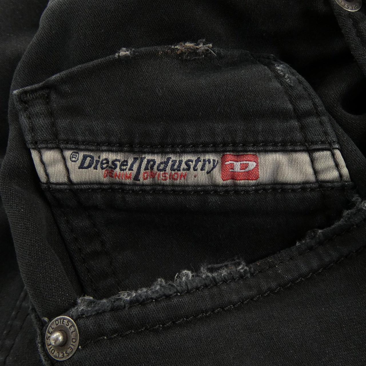 ディーゼル DIESEL KROOLEY パンツ