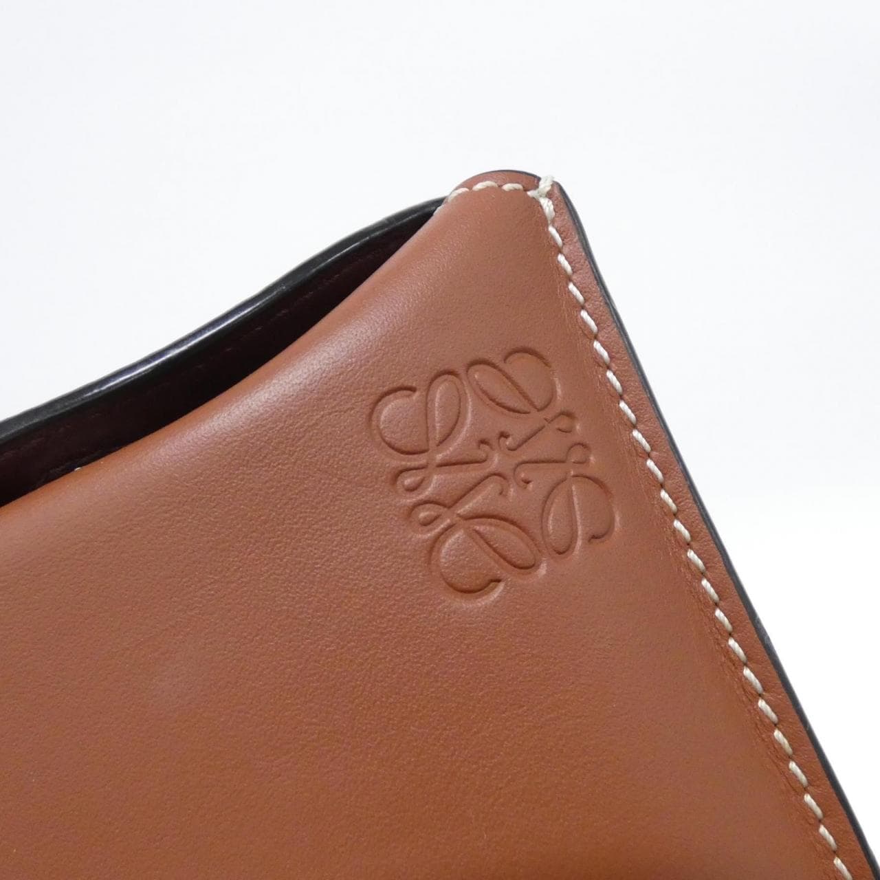 ロエベ ゲート ポケット 109 30 Z42 ショルダーバッグ