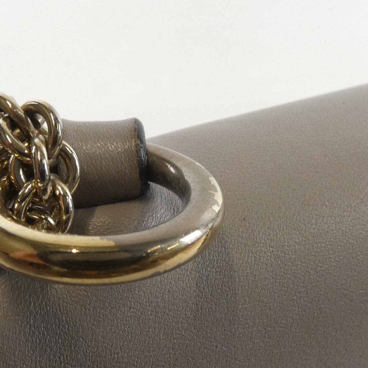 ヴァレンティノガラヴァーニ バッグ