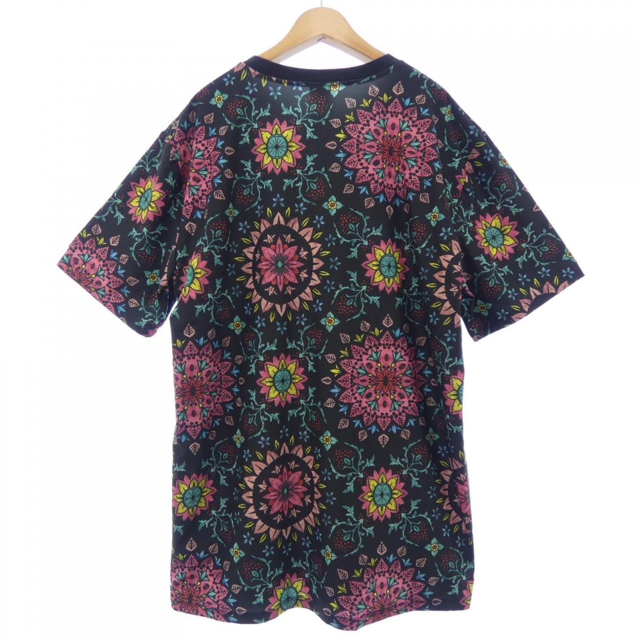 ナイキ NIKE 842639-010 Tシャツ