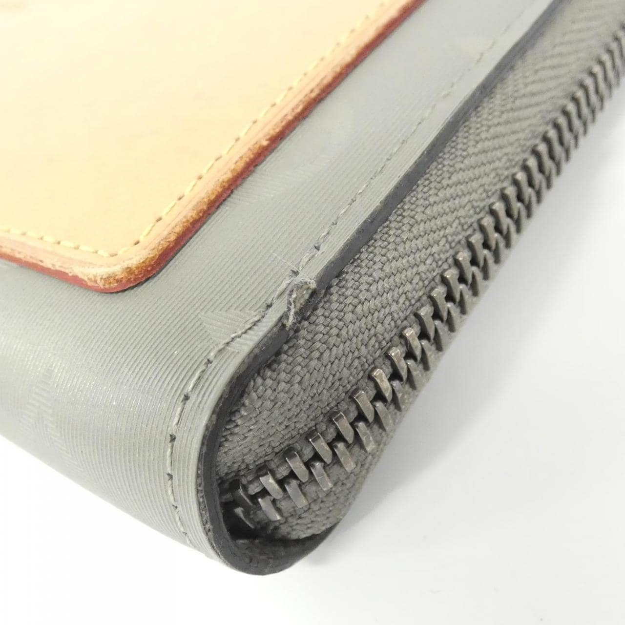 ルイヴィトン モノグラム チタニウム ポルトフォイユ コスモス M63237 財布