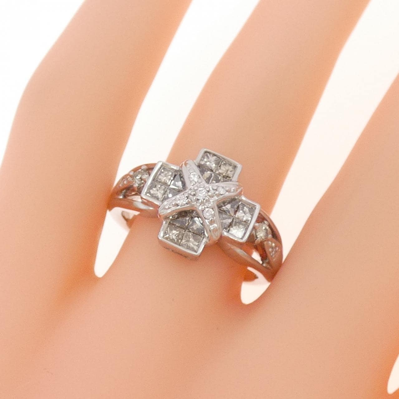 K18WG ダイヤモンド リング