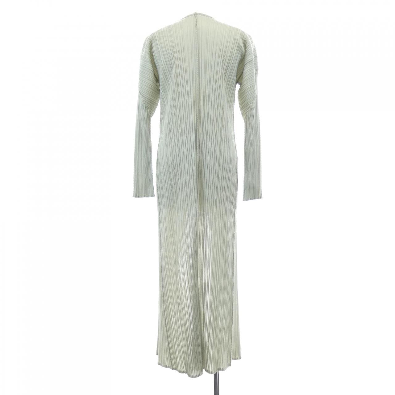 百褶百褶PLEATS PLEASE PP33-JA177大衣