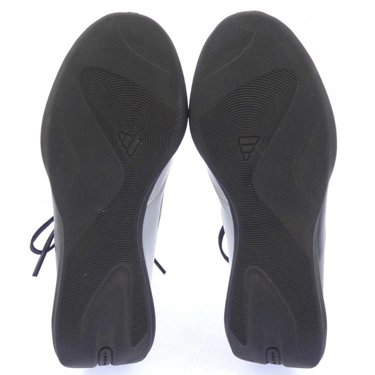 ワイスリー Y-3 KK1824 スニーカー