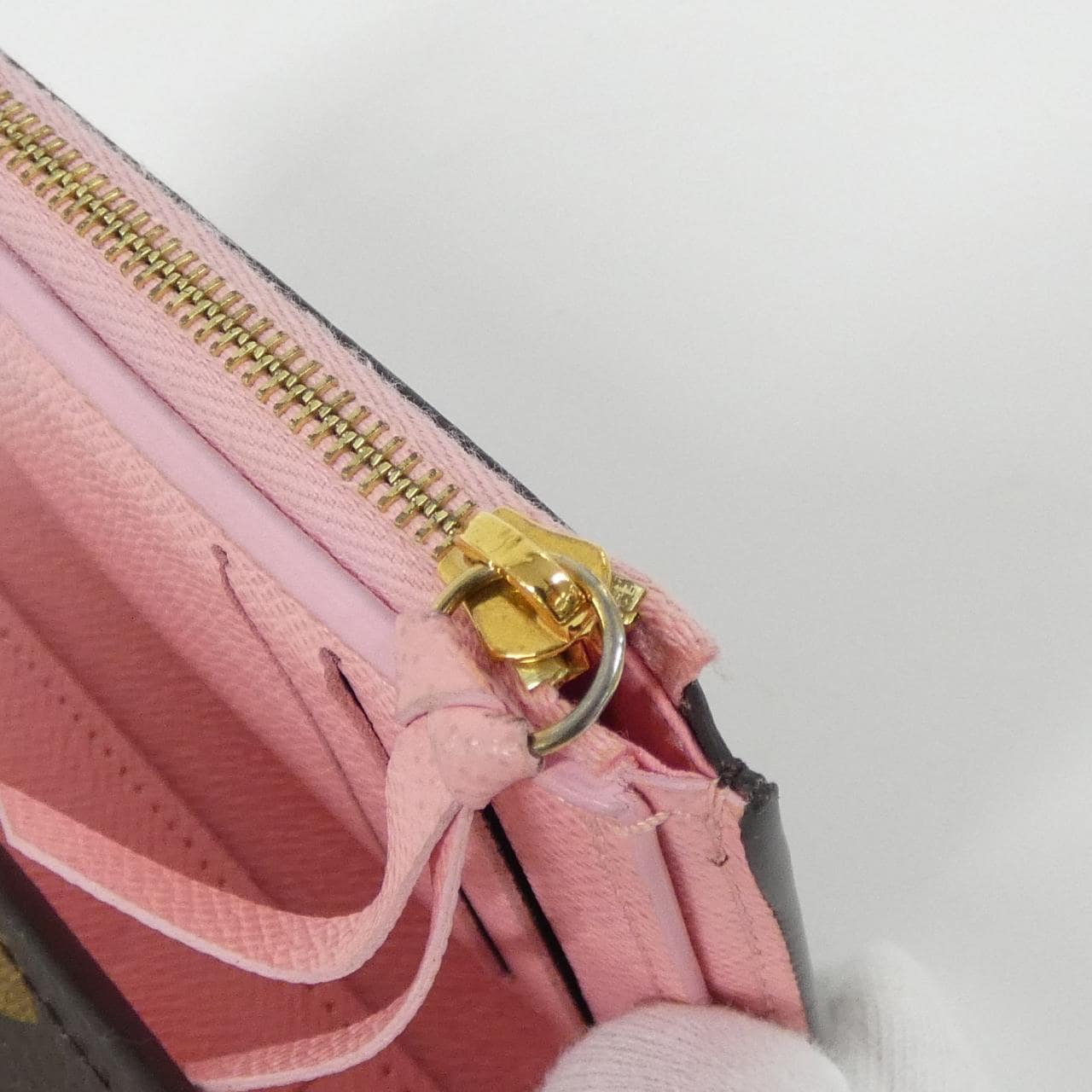 ルイヴィトン モノグラム(ホリデイ) ポルトフォイユ ヴィクトリーヌ M69754 財布