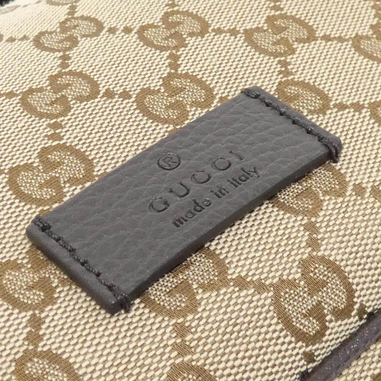 Gucci 630915 KY9KN腰包