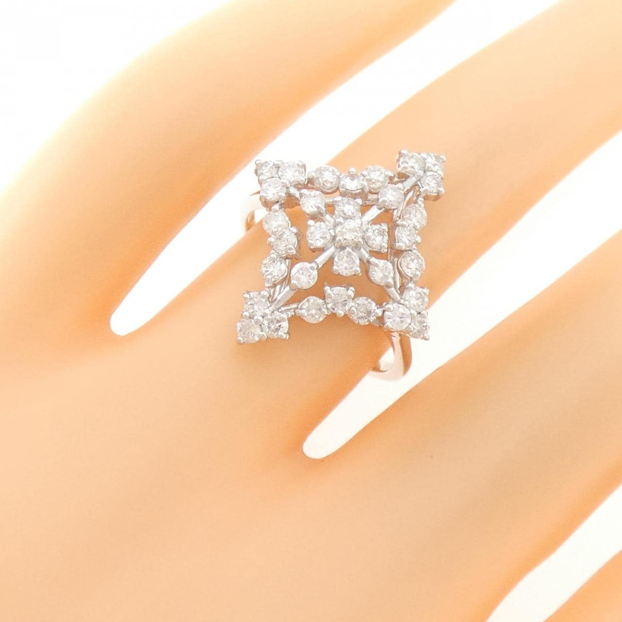 K18WG ダイヤモンド リング 1.00CT