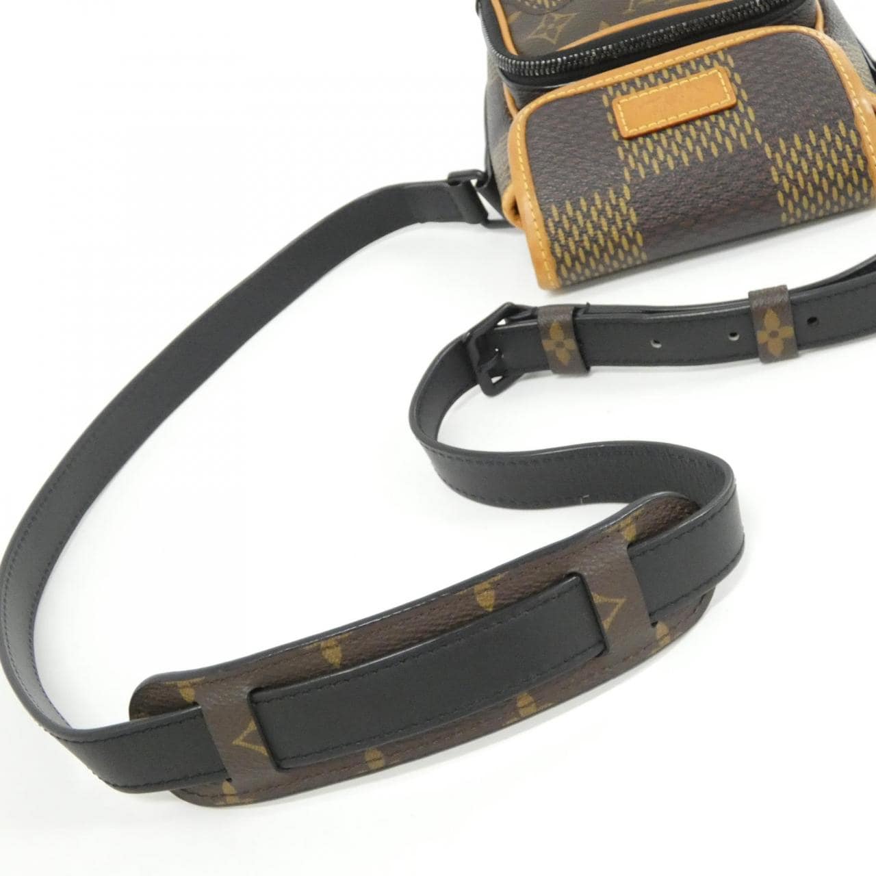 ルイヴィトン ダミエ ジャイアント(LVスクエアード) アマゾン メッセンジャー N40357 ショルダーバッグ