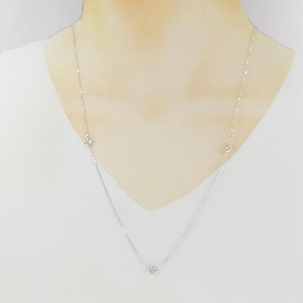 K18WG flower Diamond necklace 0.50CT