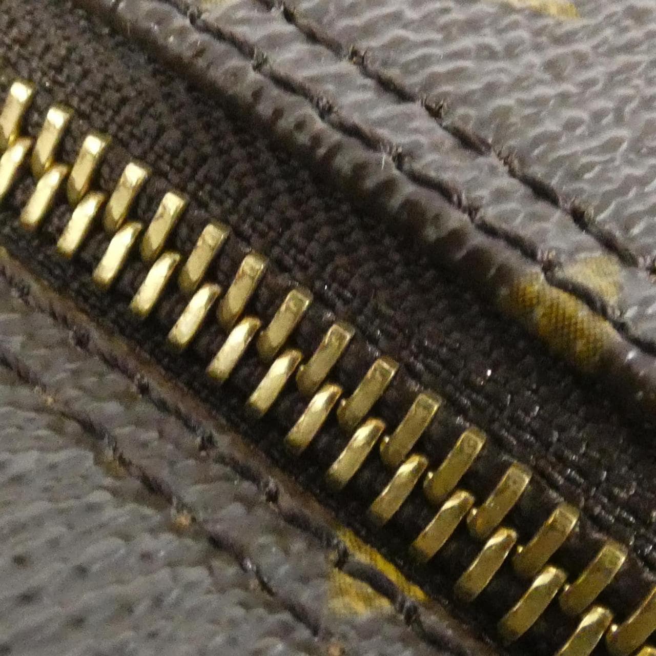 ルイヴィトン モノグラム ブロワ M51221 ショルダーバッグ