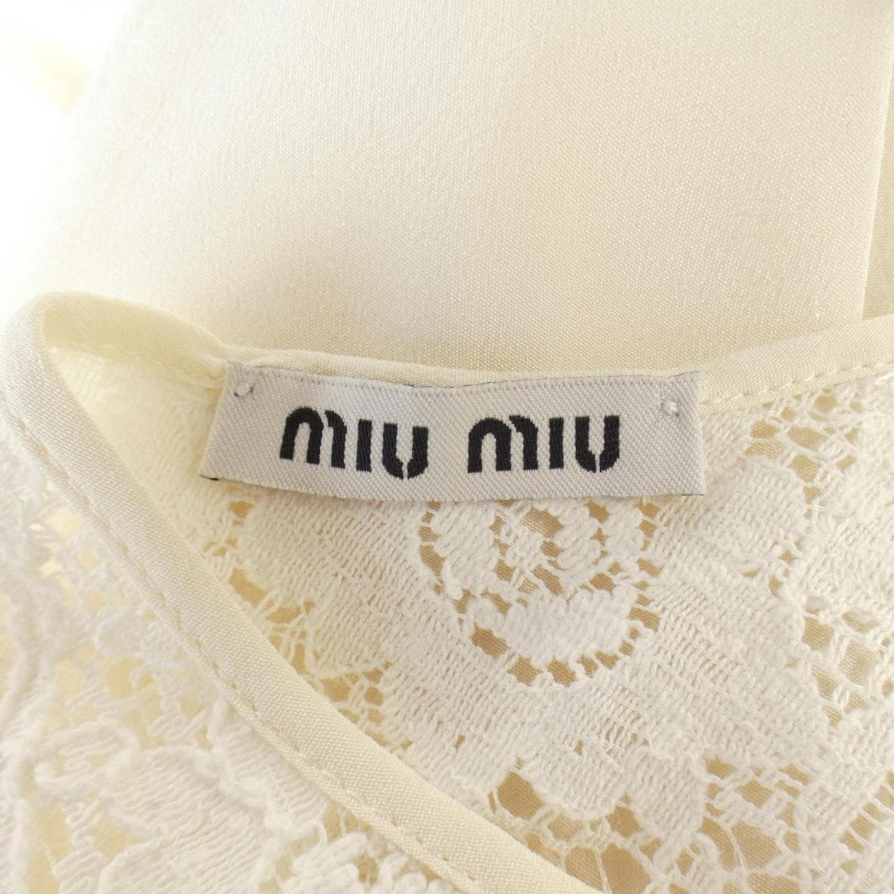 ミュウミュウ MIU MIU トップス