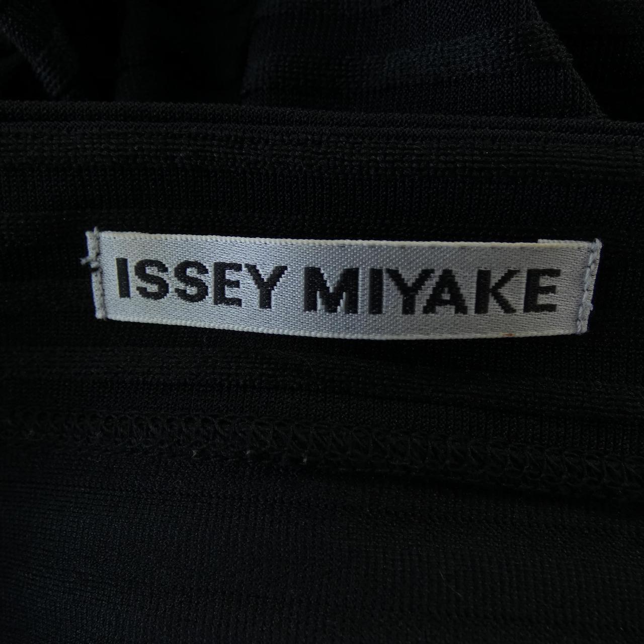 イッセイミヤケ ISSEY MIYAKE IM62JK506 トップス