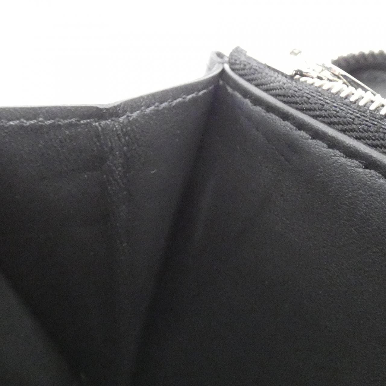 ルイヴィトン マヒナ ジッピー ウォレット M61867 財布