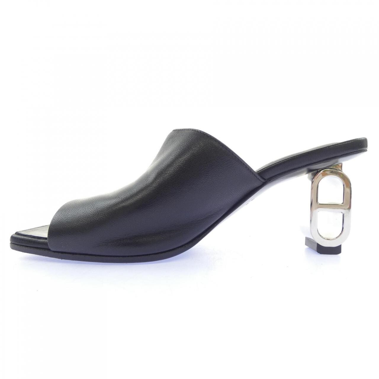 エルメス HERMES アイコニック ICONIQUE シェーヌダンクル 241082Z サンダル