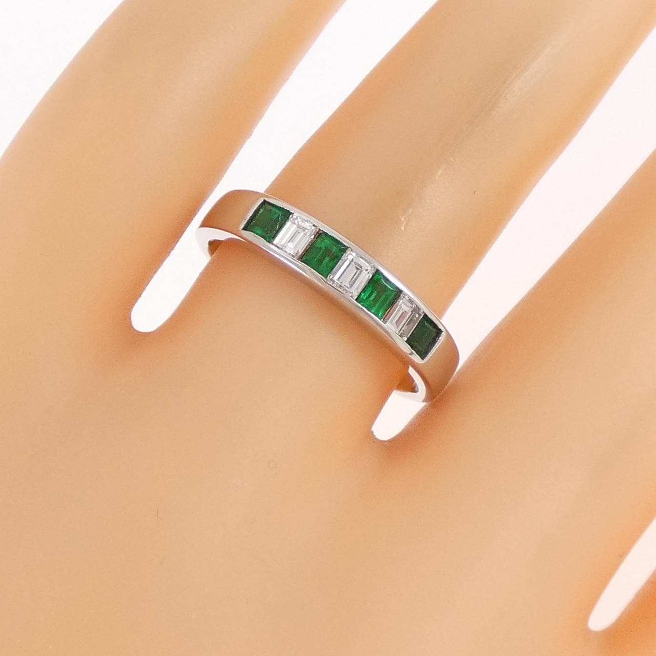 PT900 エメラルド リング 0.35CT