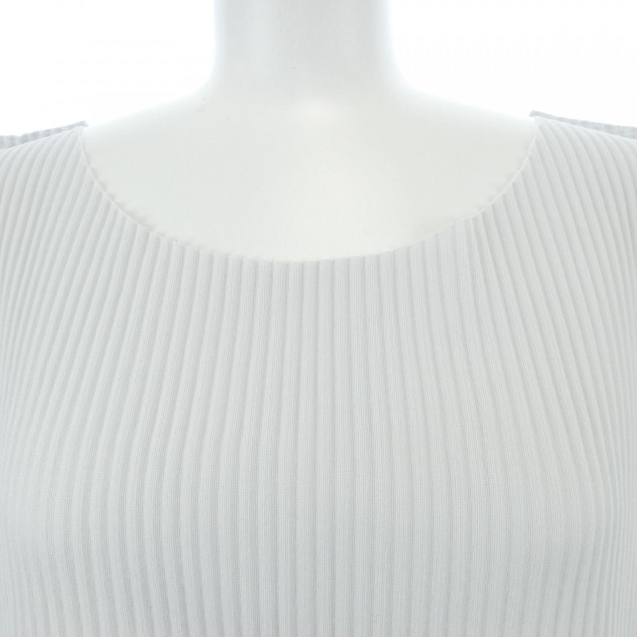ミーイッセイミヤケ me ISSEY MIYAKE トップス