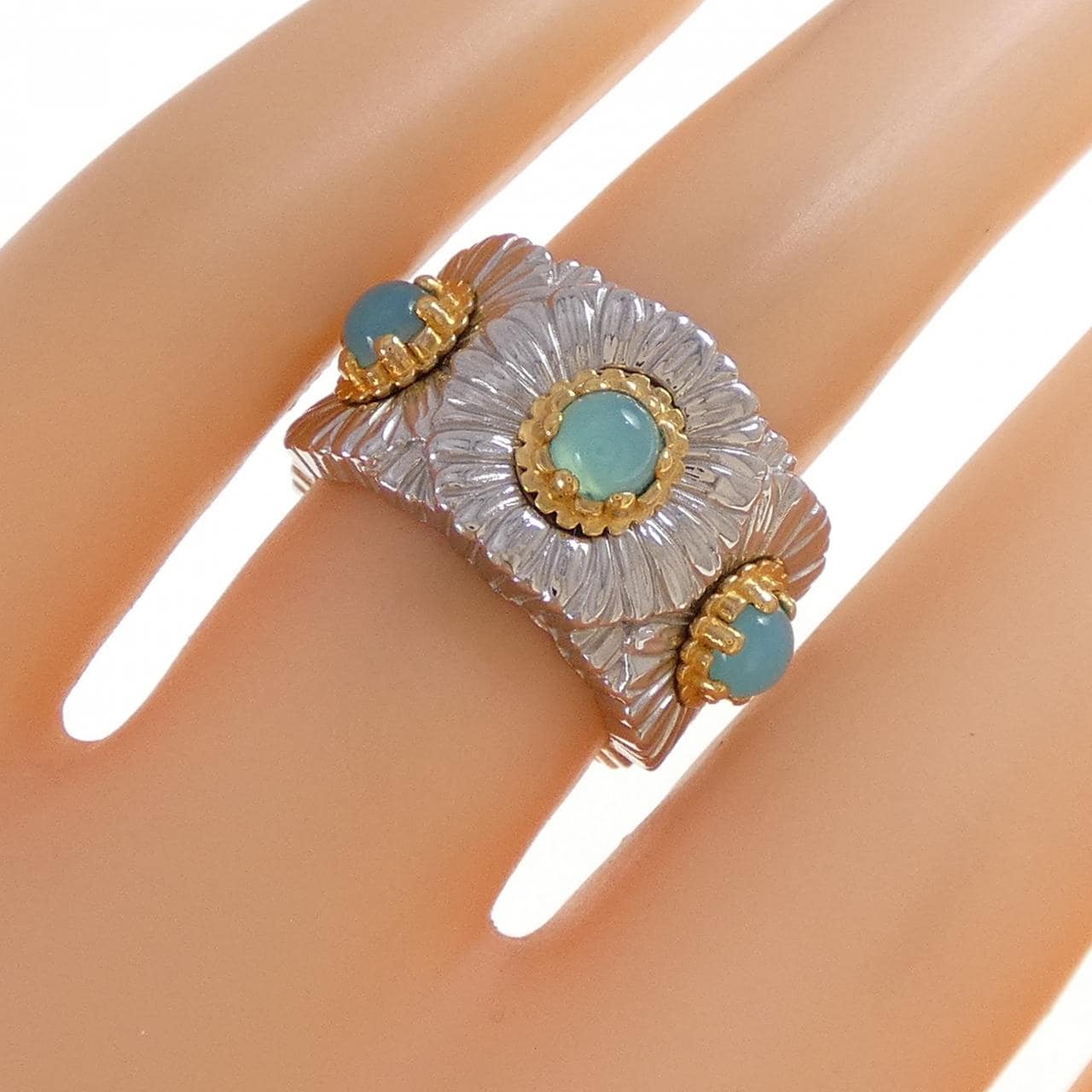 BUCCELLATI blossom ring