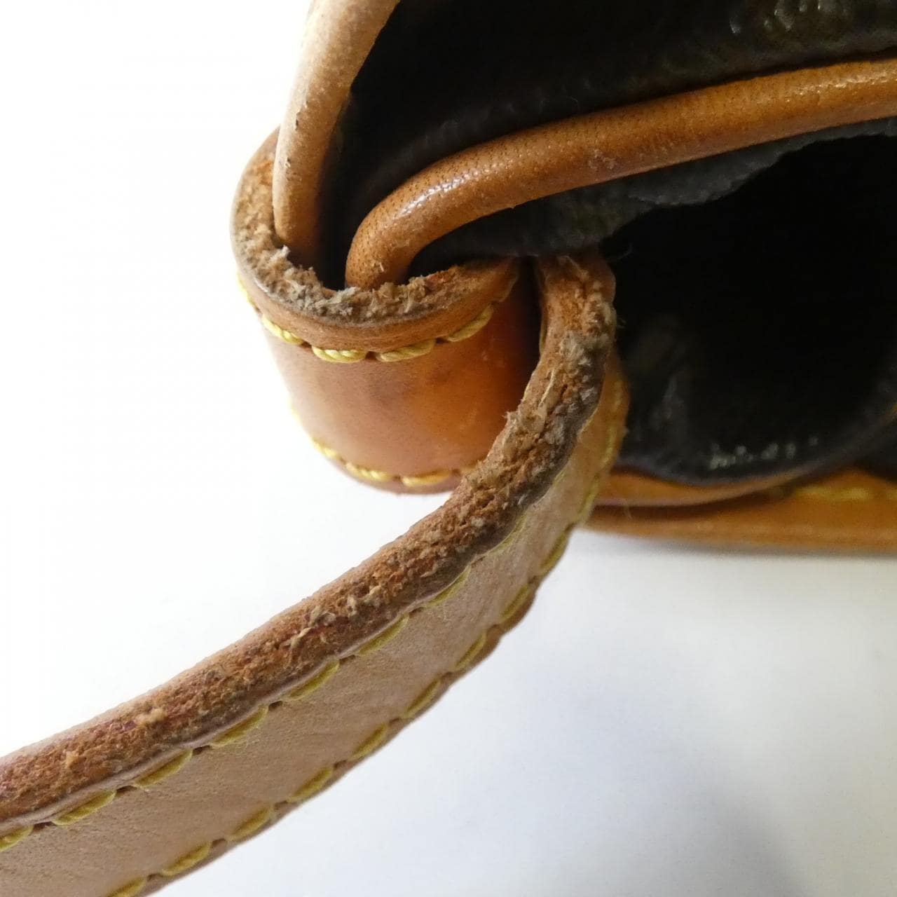 ルイヴィトン モノグラム ソミュール 30cm M42256 ショルダーバッグ