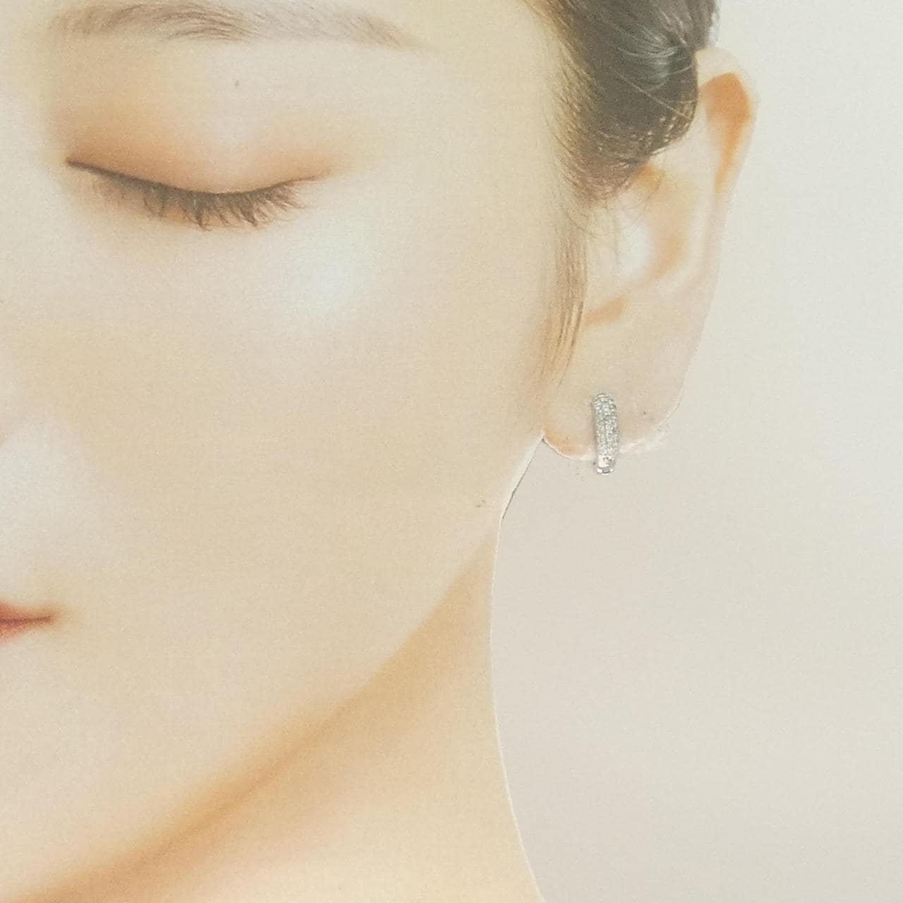 K18WG パヴェ ダイヤモンド ピアス 0.30CT