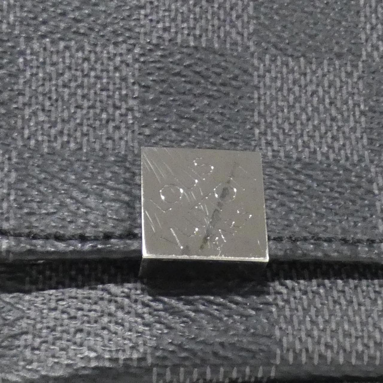 ルイヴィトン ダミエ グラフィット ディストリクト PM N41028 ショルダーバッグ