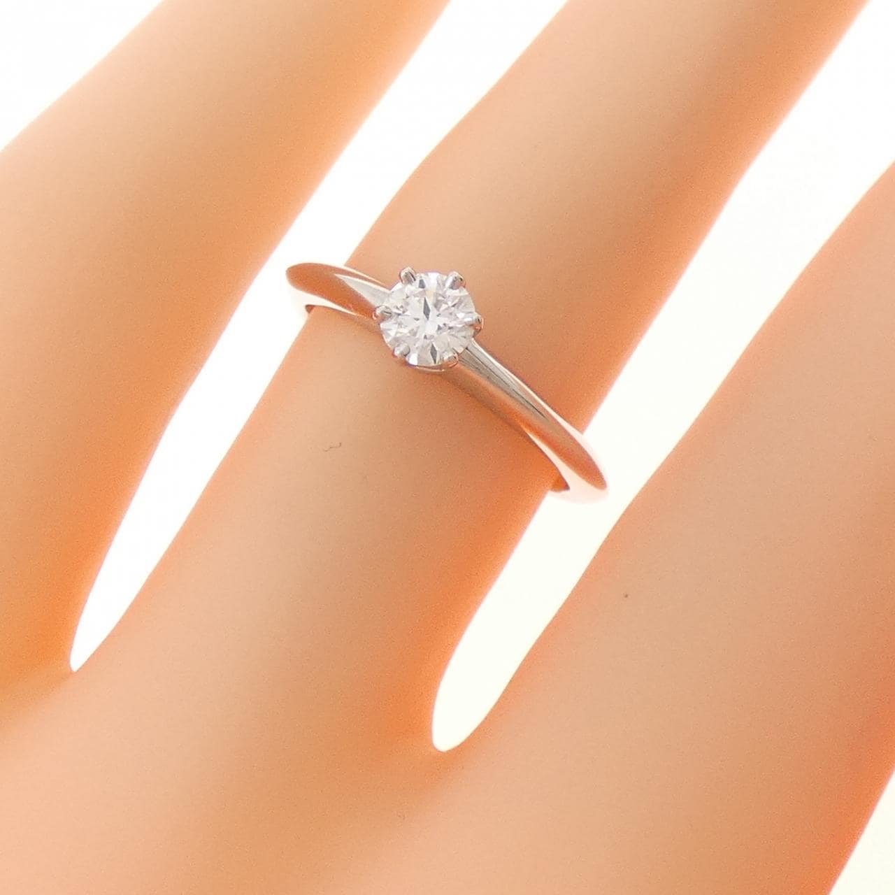 ティファニー クラシックソリティア リング 0.23CT H IF