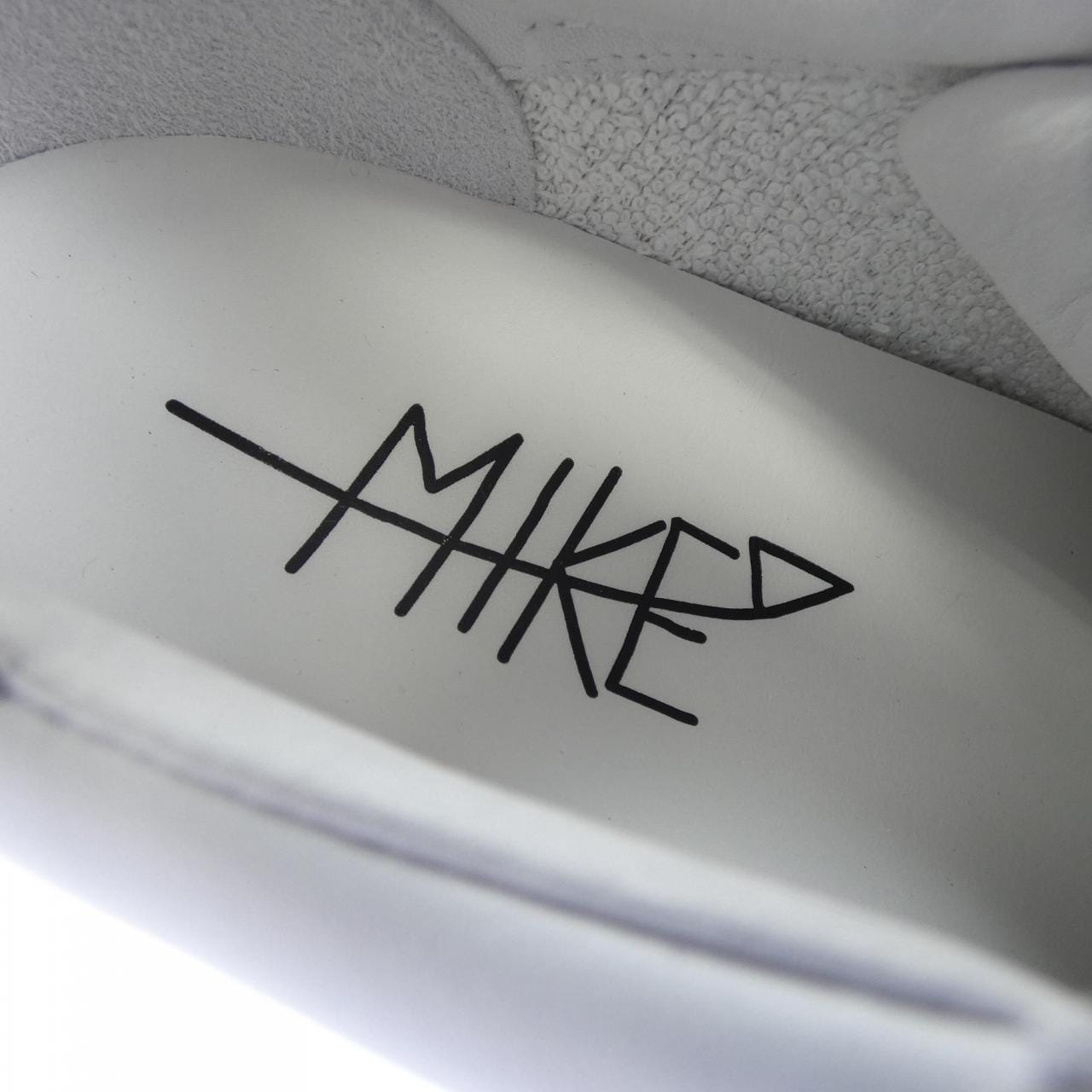 MIKE スニーカー