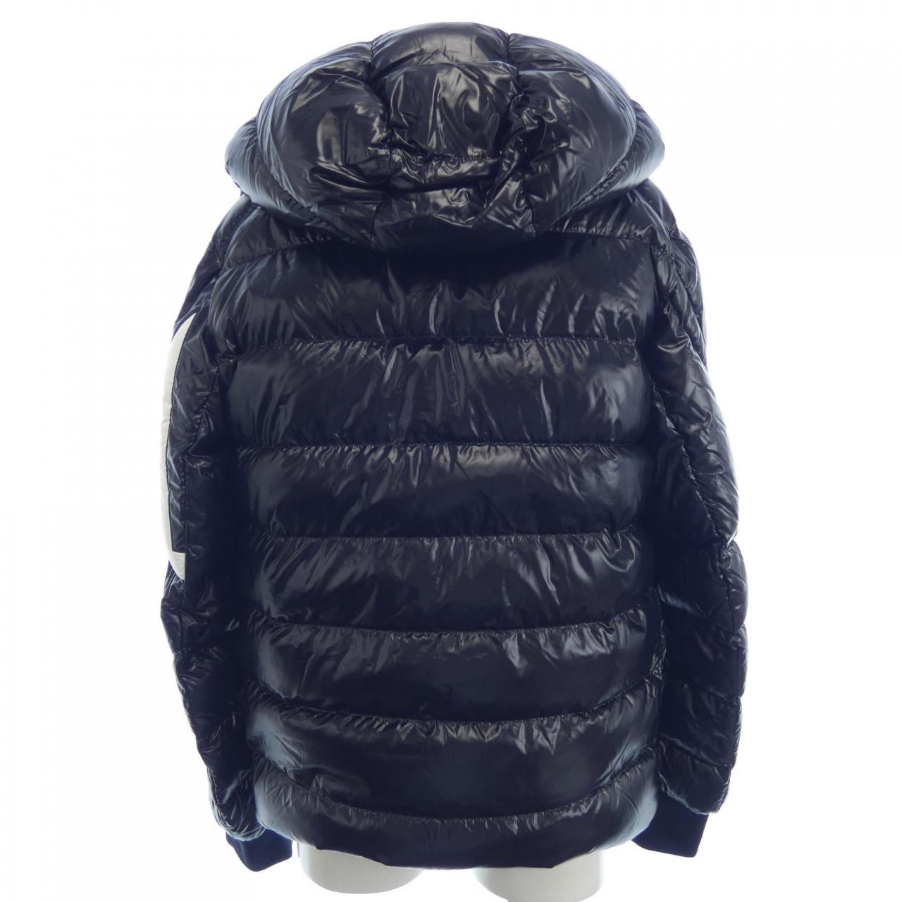 モンクレール MONCLER ダウンジャケット