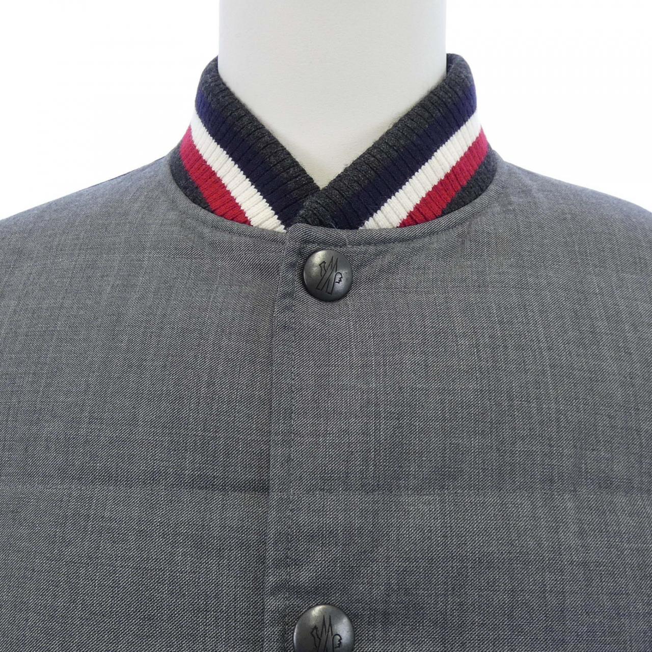 モンクレールガムブルー MONCLER GAMMEBLEU 23914031480 ダウンジャケット