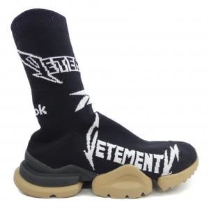 リーボック REEBOK VETEMENTS スニーカー