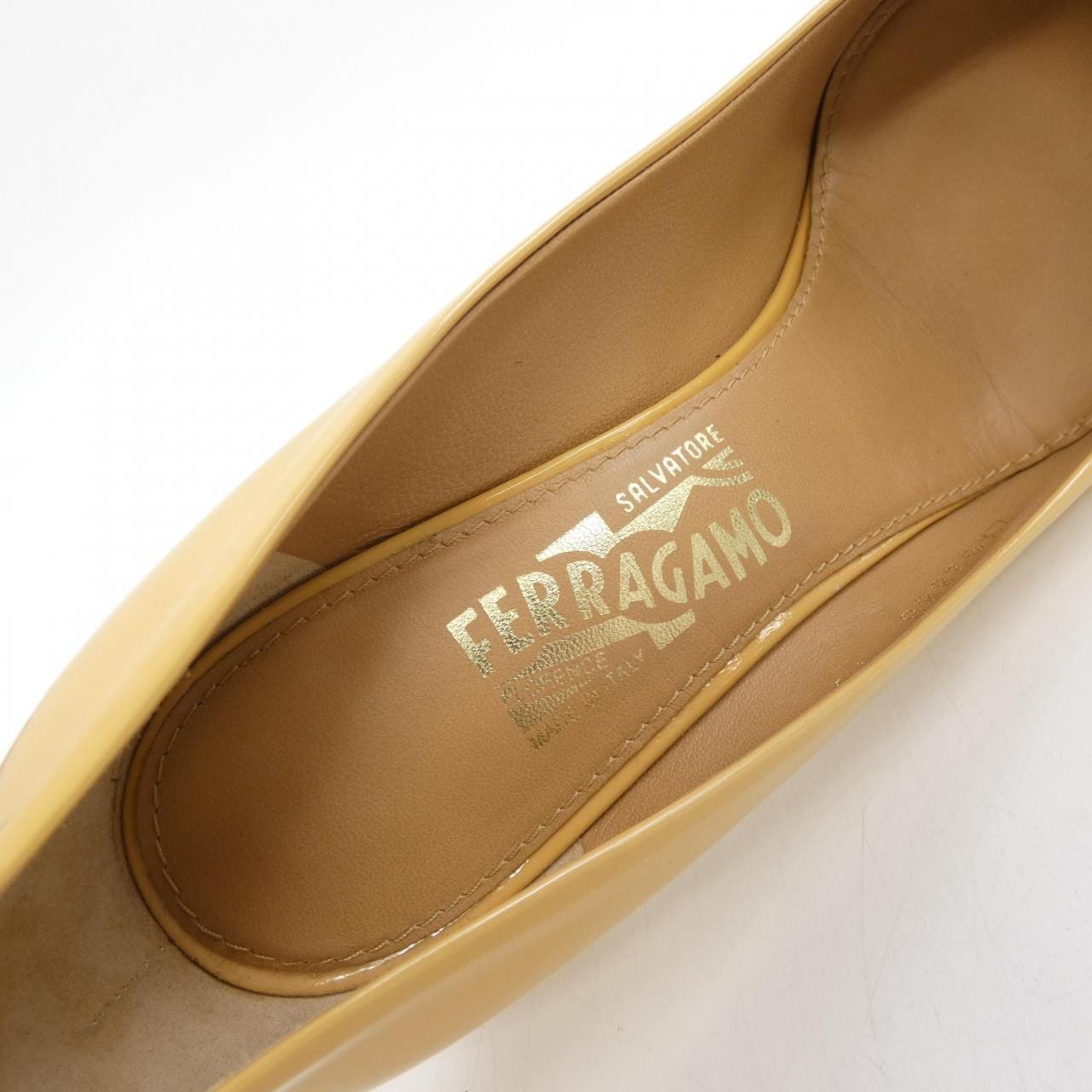 サルヴァトーレフェラガモ SALVATORE FERRAGAMO パンプス