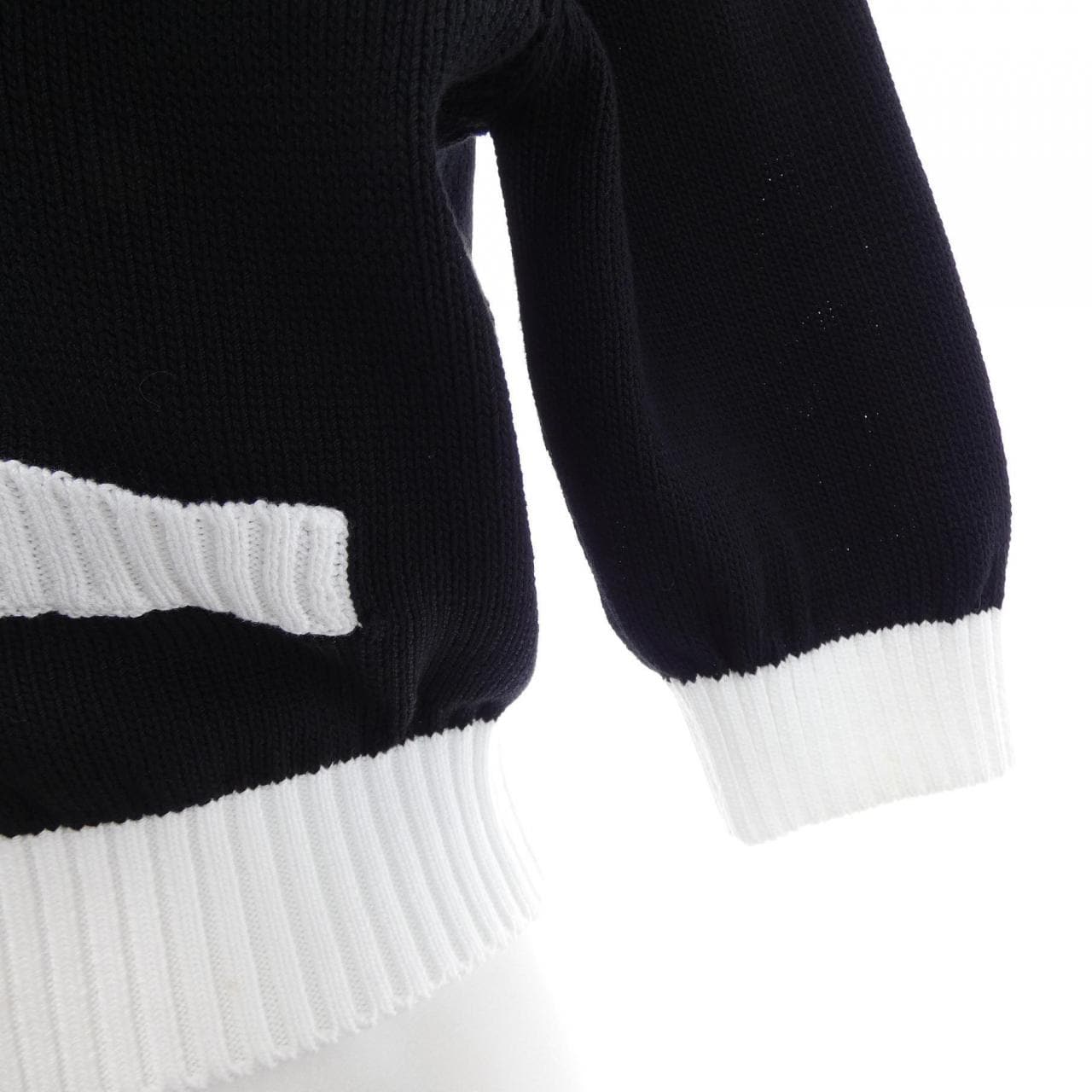 プラダ PRADA クロップド セミラグランショルダー P25I04 S211 1ZO5 カーディガン