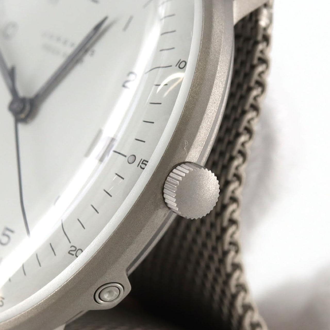 ユンハンス マックスビル メガソーラー電波時計 TI 59/2023.46 TI ソーラークォーツ