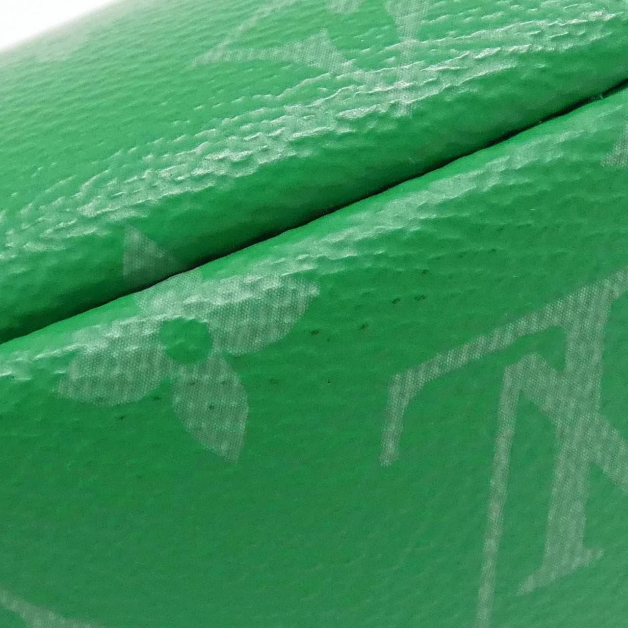 LOUIS VUITTON Taiga Llama Catch 腰包 M31035 单肩包