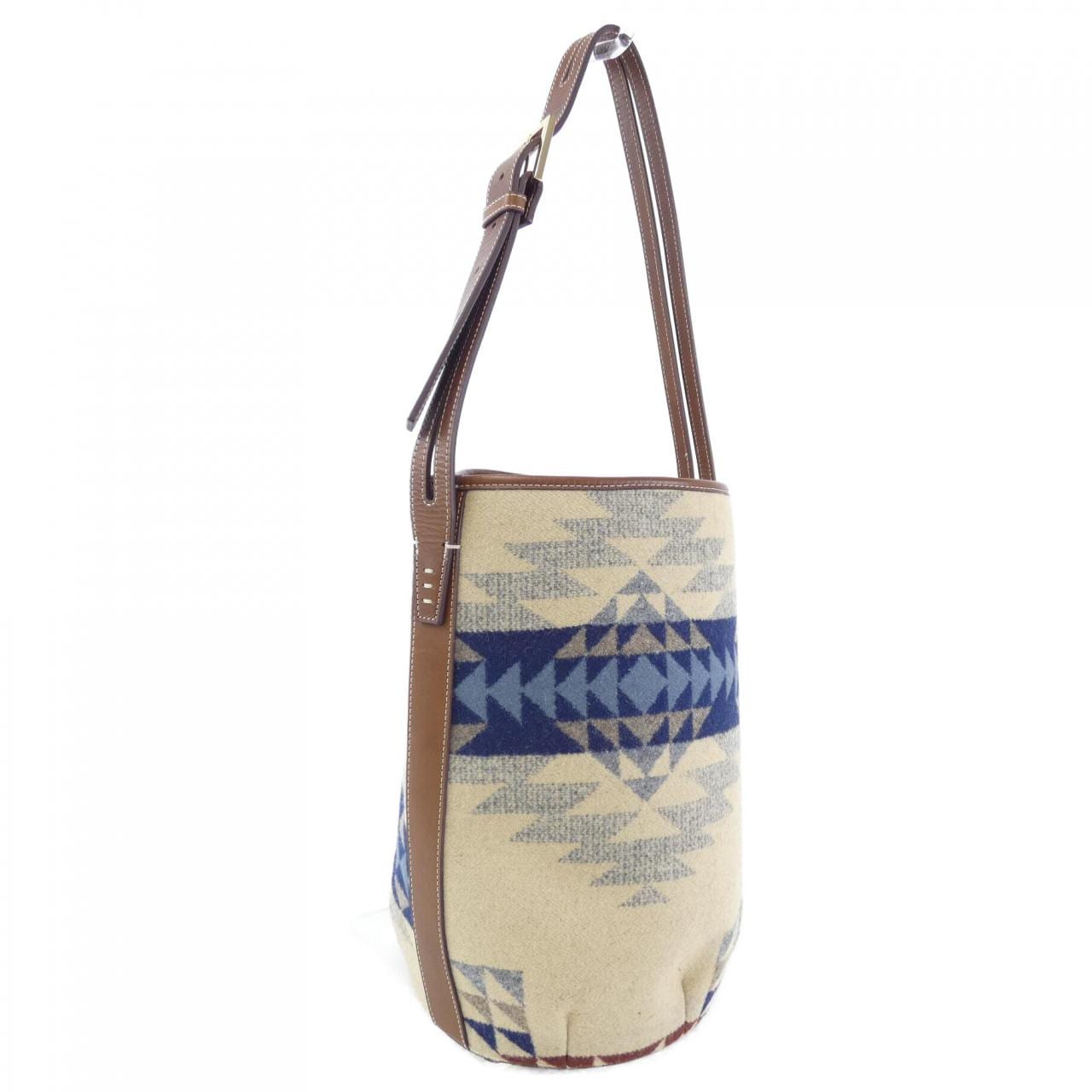 アヴァケーション A VACATION BAG