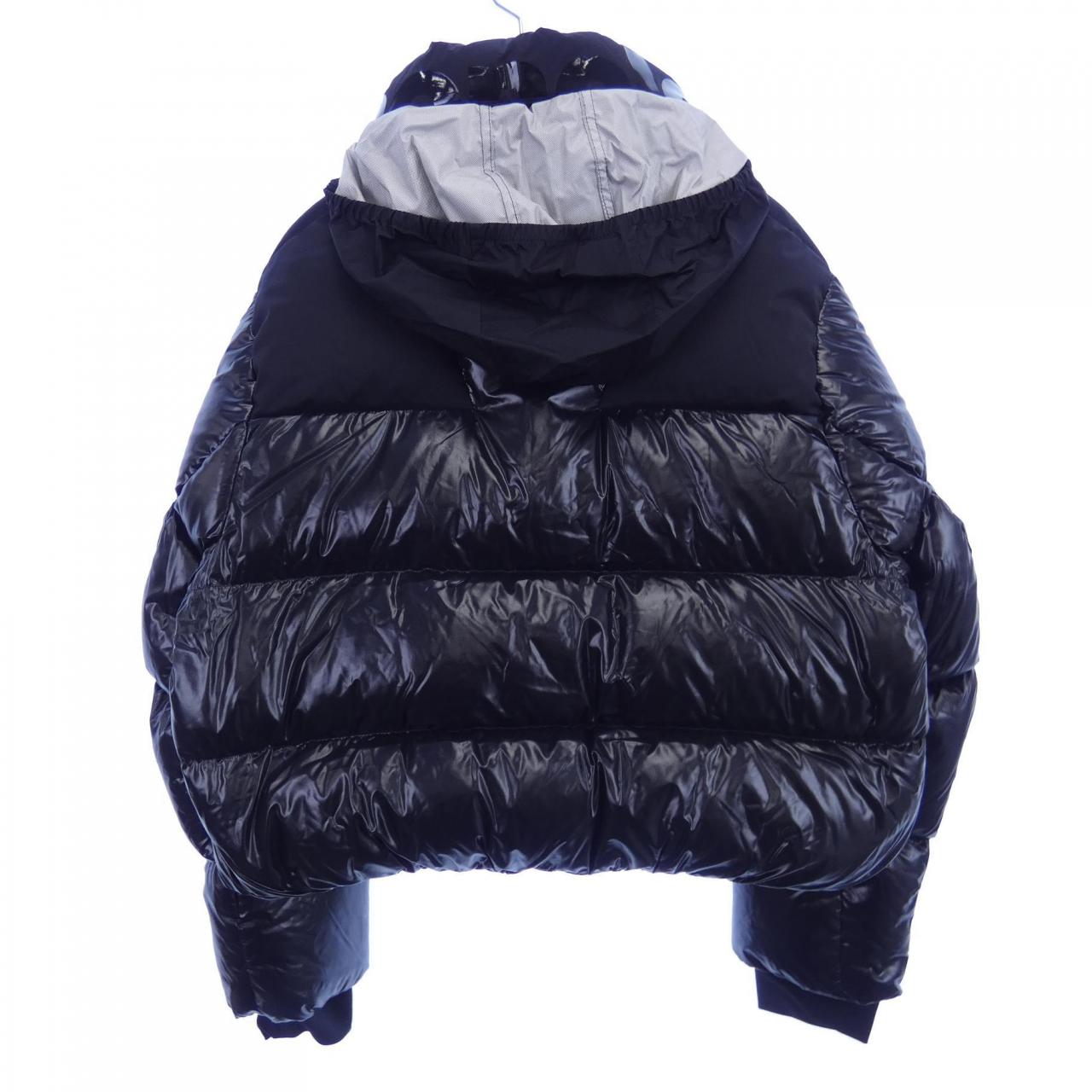 モンクレール MONCLER ダウンジャケット