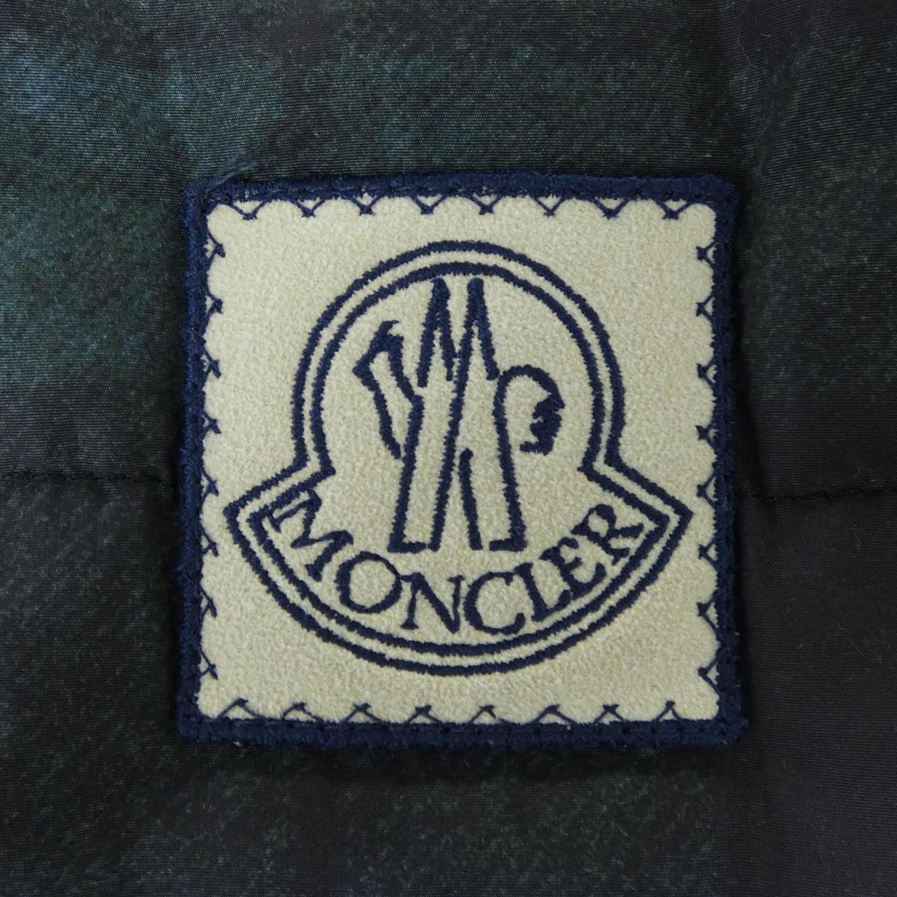 モンクレールガムブルー MONCLER GAMMEBLEU 23914031480 ダウンジャケット
