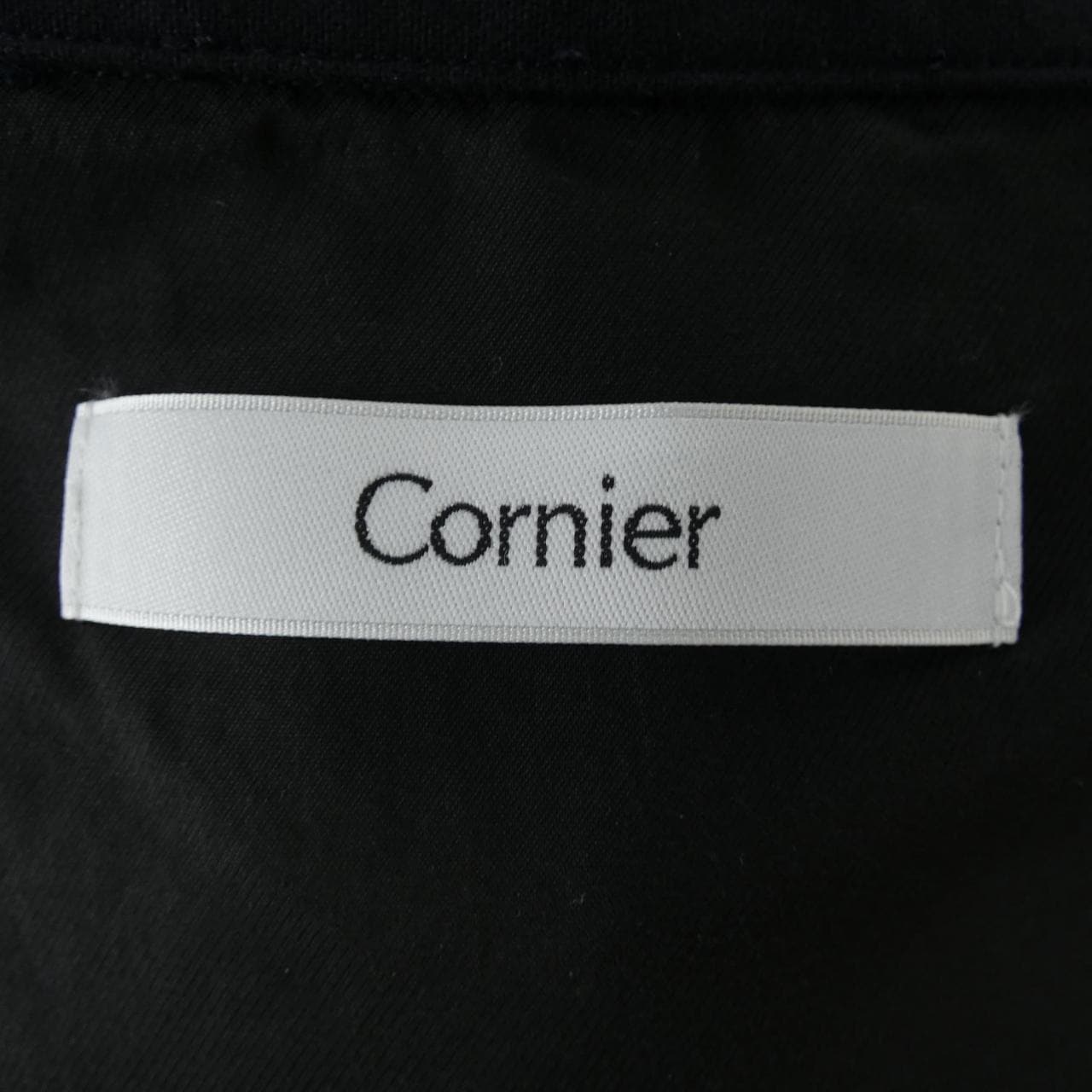 Cornier シャツ
