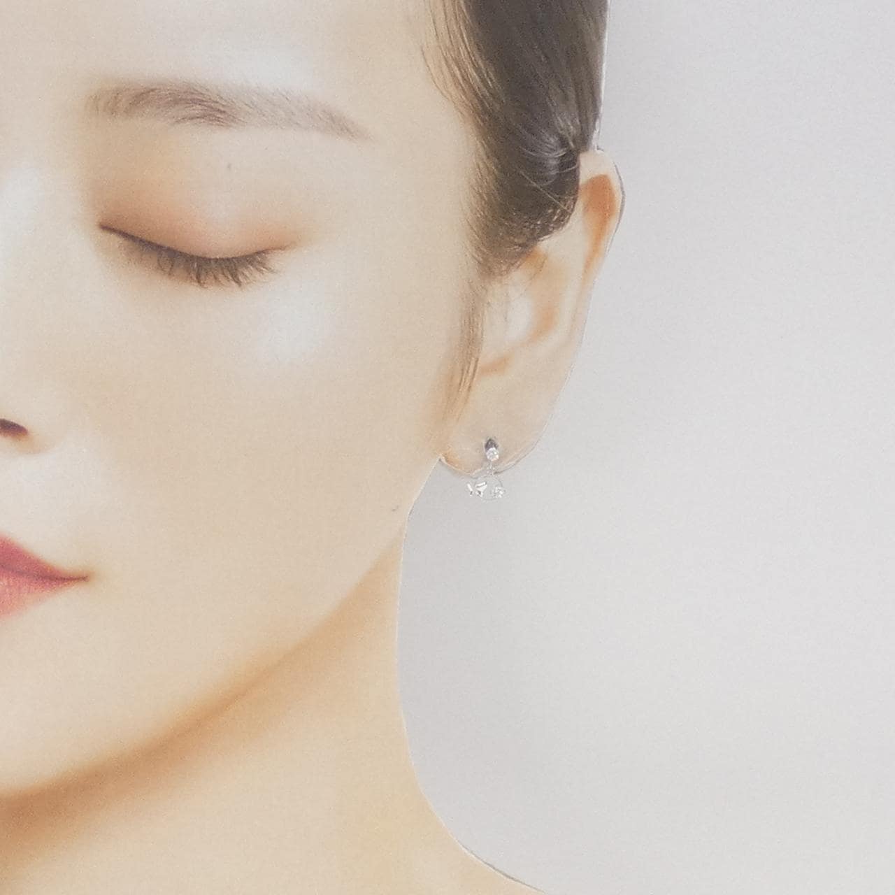 K14WG バタフライ キュービック ピアス