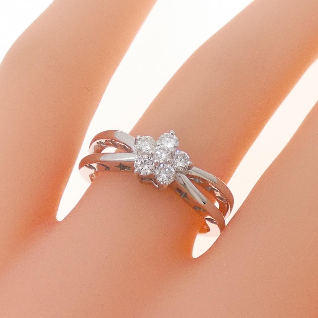 ポンテヴェキオ フラワー ダイヤモンド リング 0.31CT