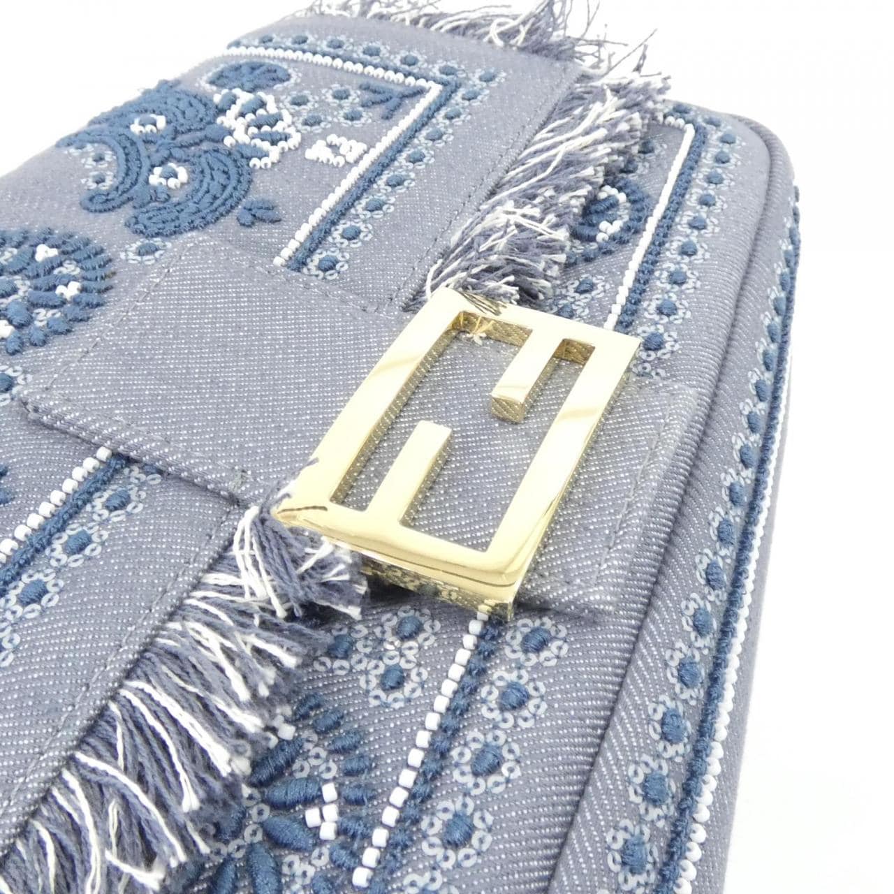 【新品】フェンディ BAGUETTE DENIM 8BR600 AUT7 バッグ