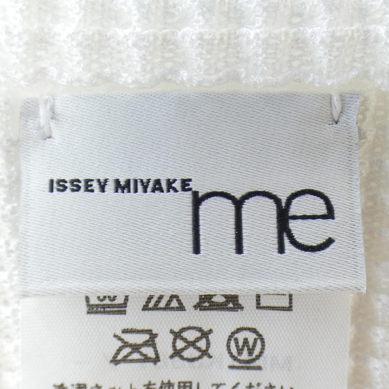 ミーイッセイミヤケ me ISSEY MIYAKE トップス