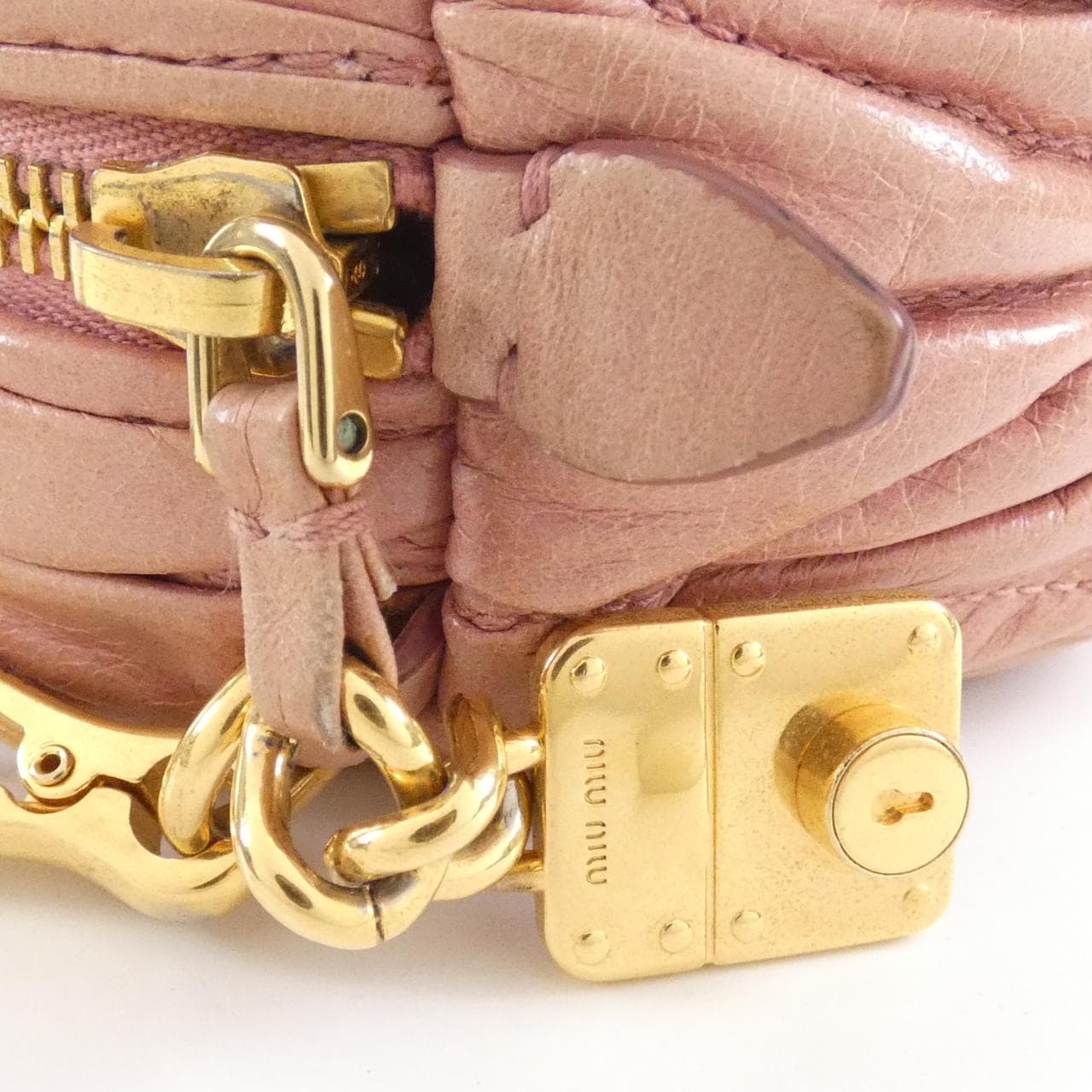 ミュウミュウ ショルダーバッグ